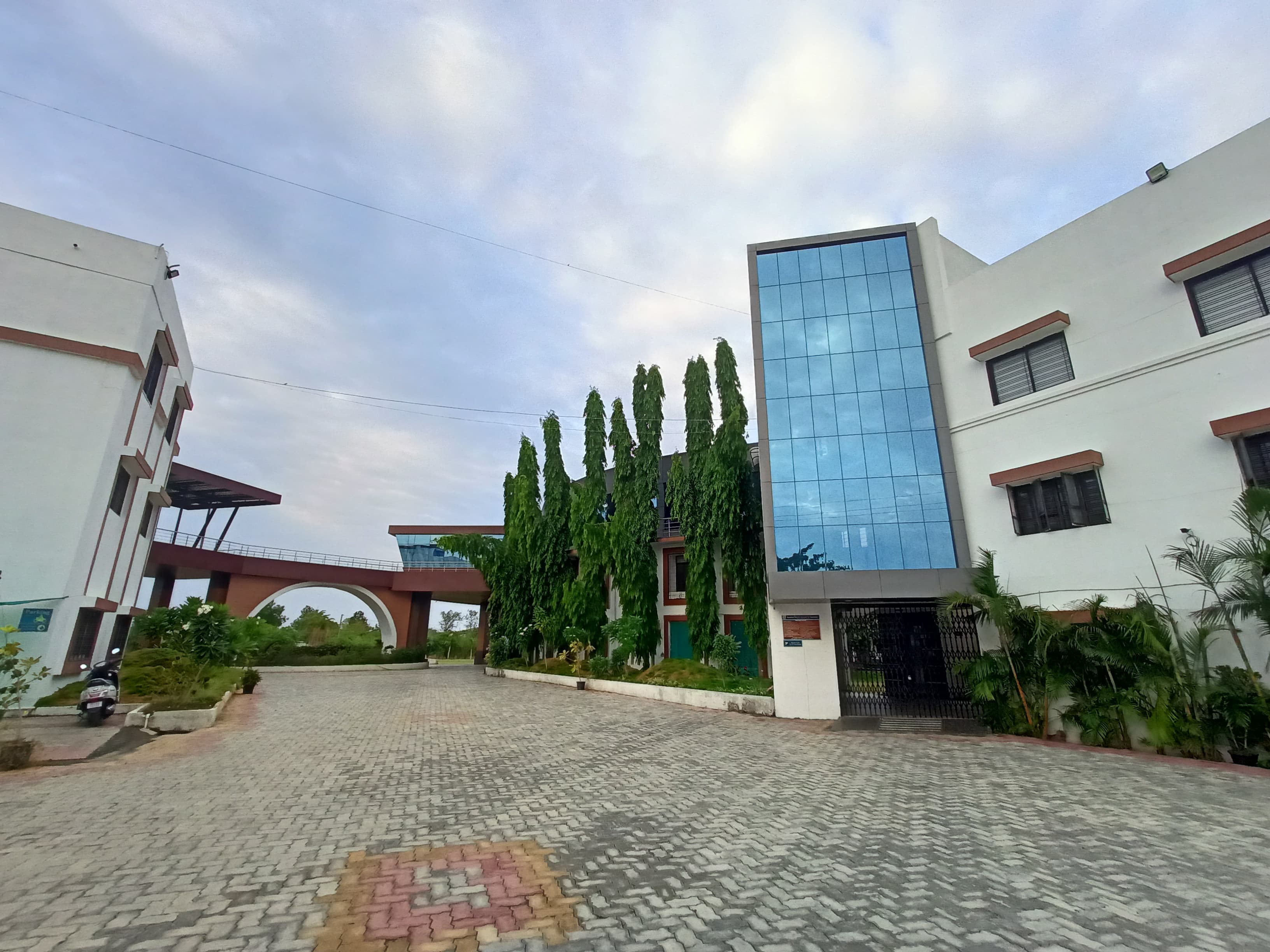 Rajarshi Shahu College of Pharmacy Buldana Infrastructure & Academic Building photo 1